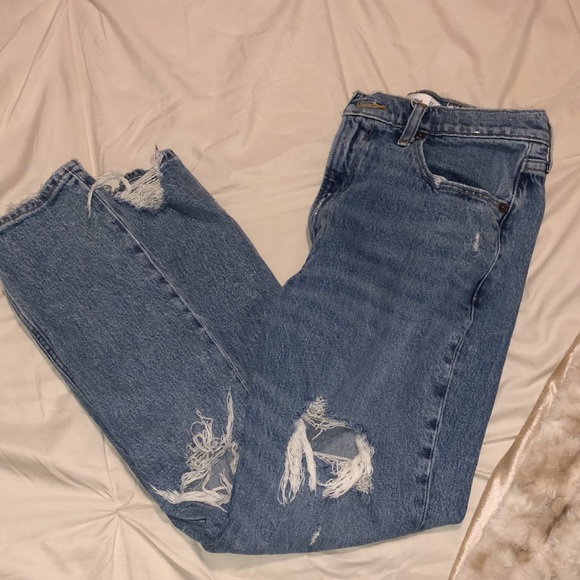 A&F Ripped High Rise Mom Jeans - Picture 3 of 4